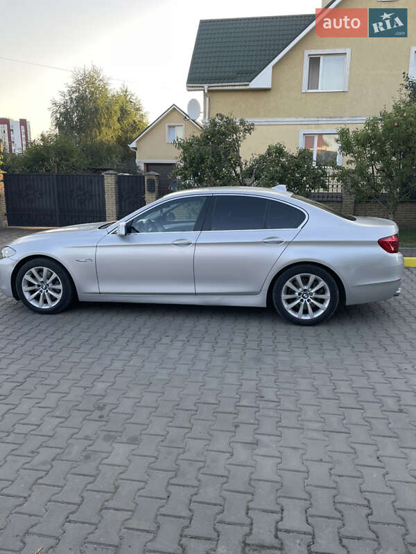 Седан BMW 5 Series 2010 в Луцке
