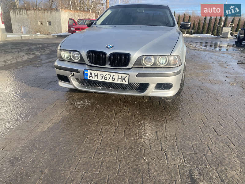 Седан BMW 5 Series 1998 в Надворной
