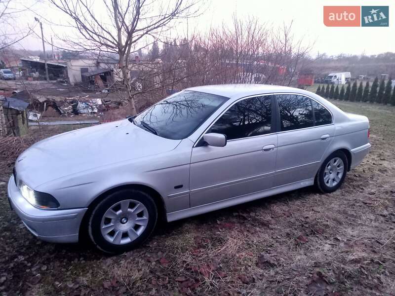 Седан BMW 5 Series 2000 в Самборе