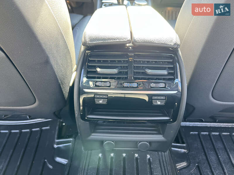 Седан BMW 5 Series 2017 в Львове