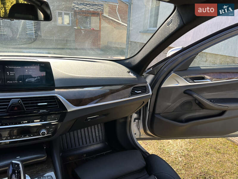 Седан BMW 5 Series 2017 в Львове