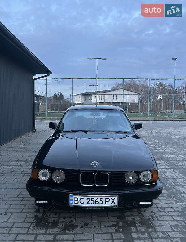 Седан BMW 5 Series 1991 в Львове