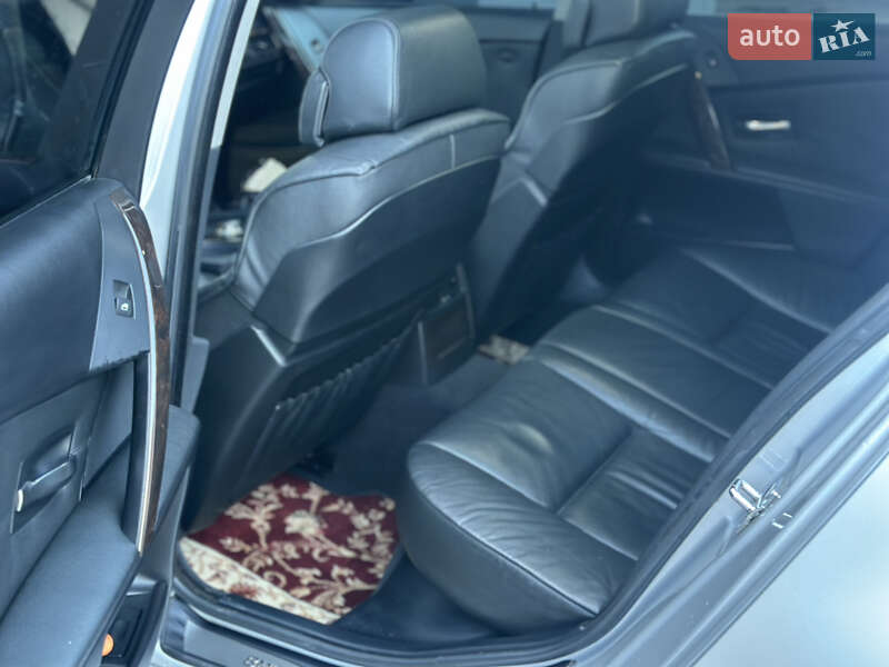 Седан BMW 5 Series 2004 в Сарнах