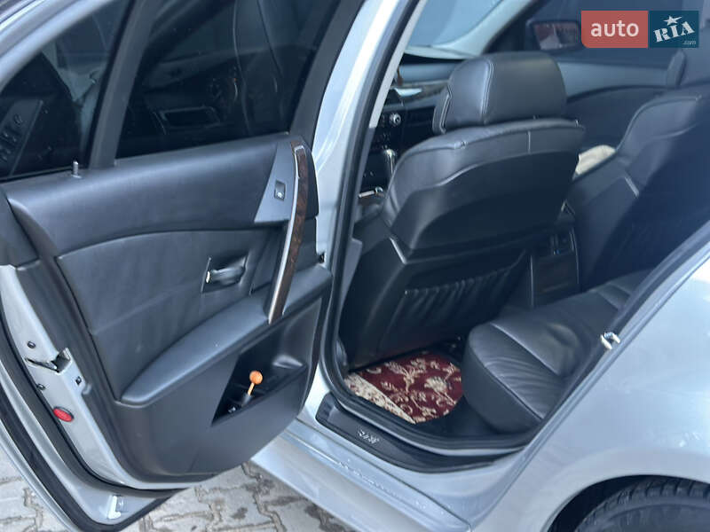 Седан BMW 5 Series 2004 в Сарнах