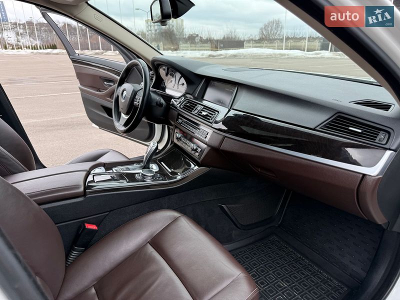 Седан BMW 5 Series 2015 в Киеве