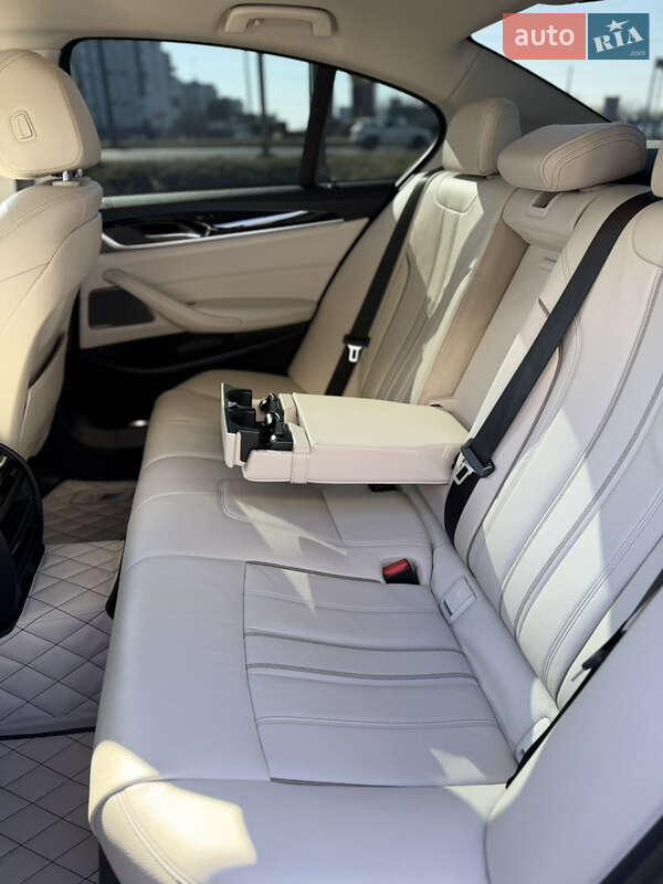 Седан BMW 5 Series 2017 в Ровно фото 37 Седан BMW 5 Series 2017 в Ровно