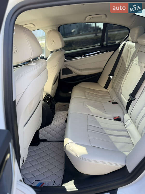Седан BMW 5 Series 2017 в Ровно фото 42 Седан BMW 5 Series 2017 в Ровно