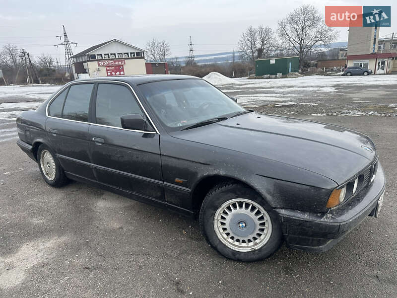 Седан BMW 5 Series 1988 в Ладыжине фото 3 Седан BMW 5 Series 1988 в Ладыжине