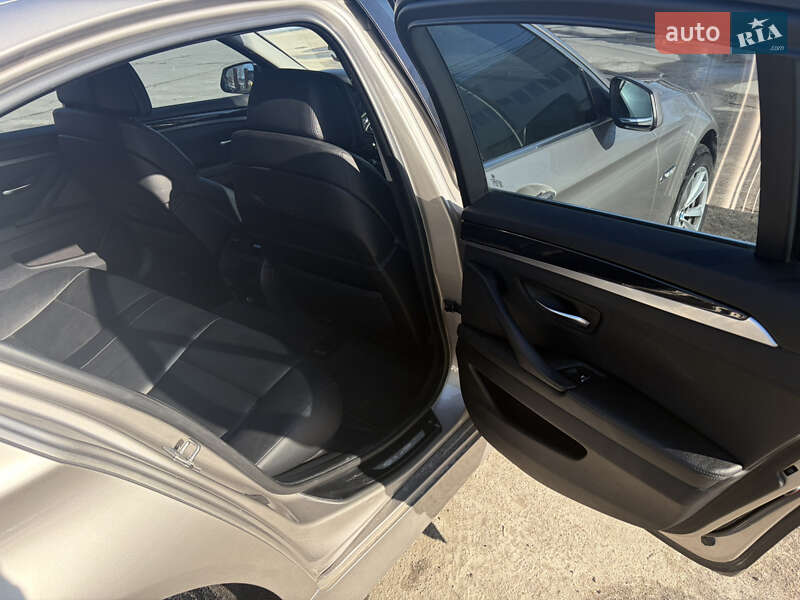 Седан BMW 5 Series 2011 в Буче