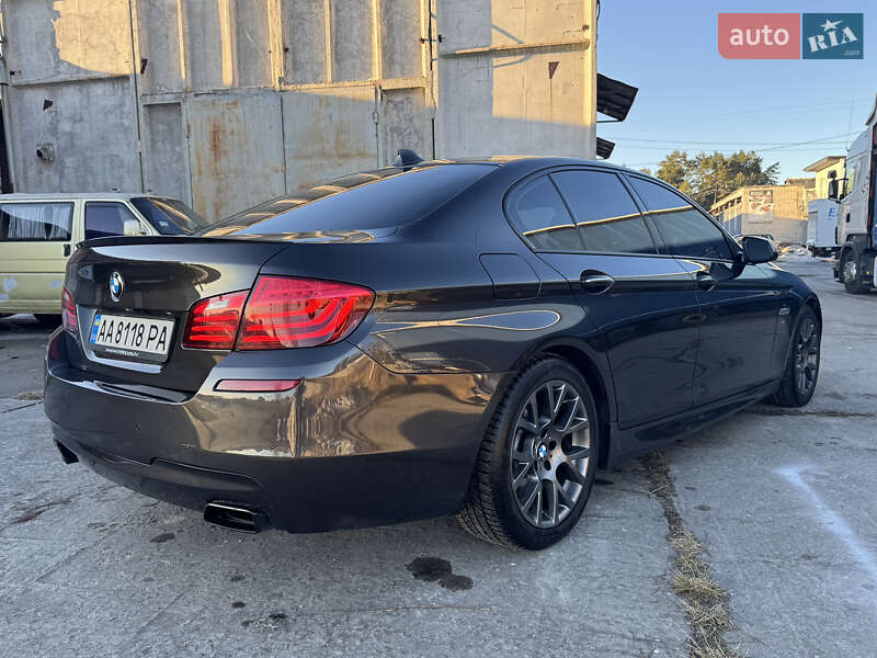 Седан BMW 5 Series 2013 в Остроге