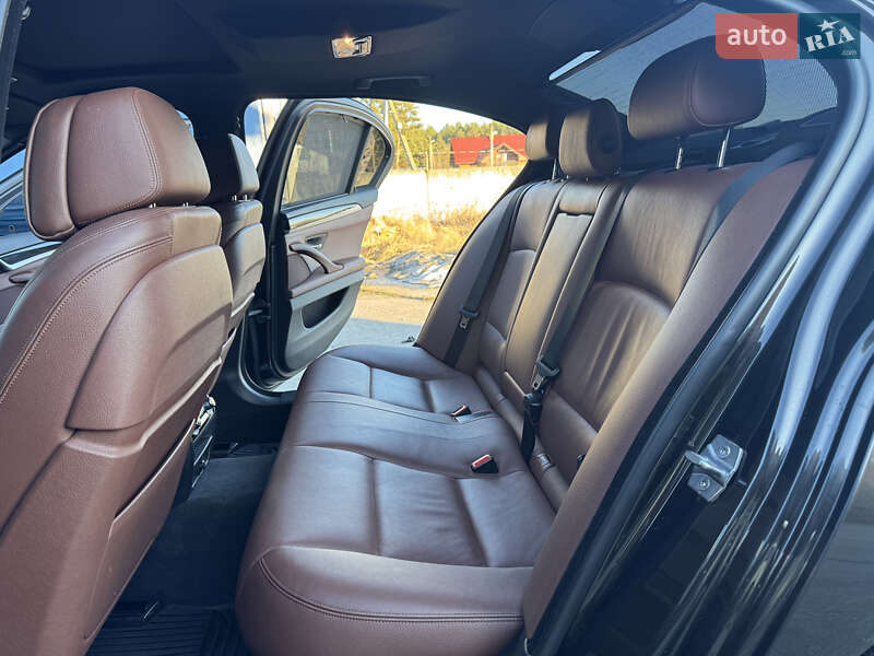 Седан BMW 5 Series 2013 в Остроге
