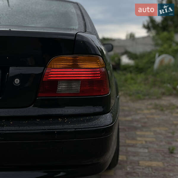Седан BMW 5 Series 2002 в Харькове