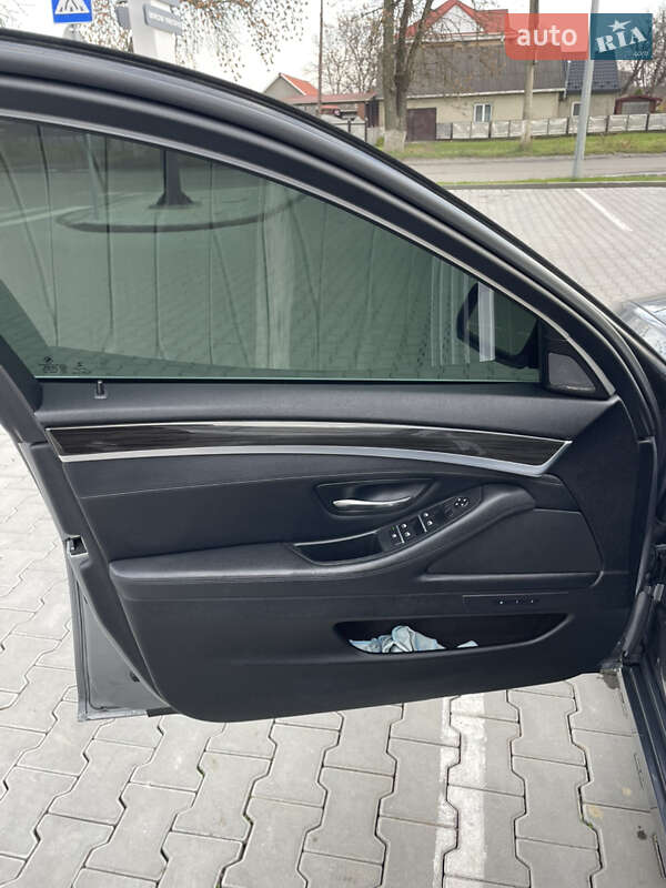 Седан BMW 5 Series 2014 в Черновцах