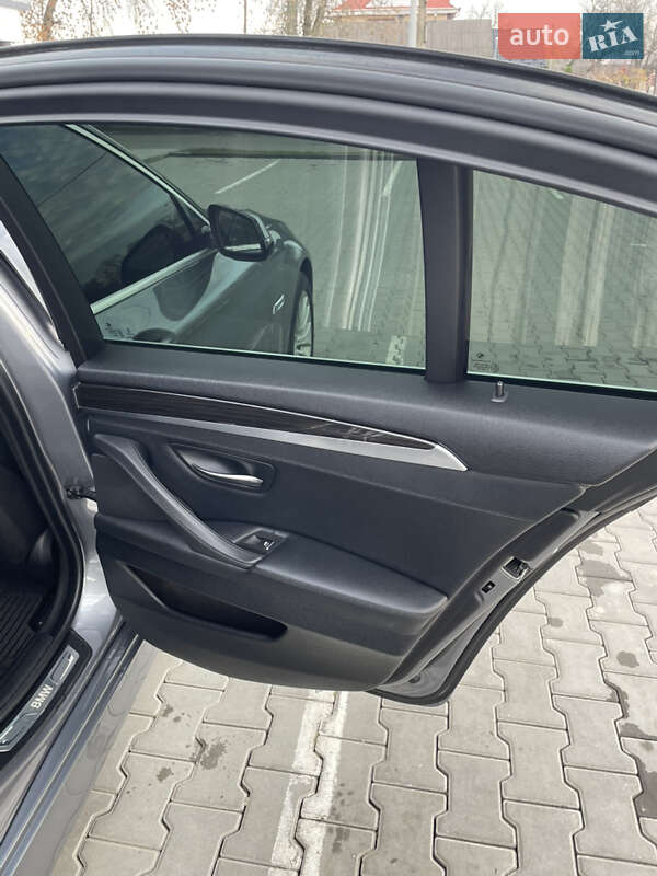 Седан BMW 5 Series 2014 в Черновцах