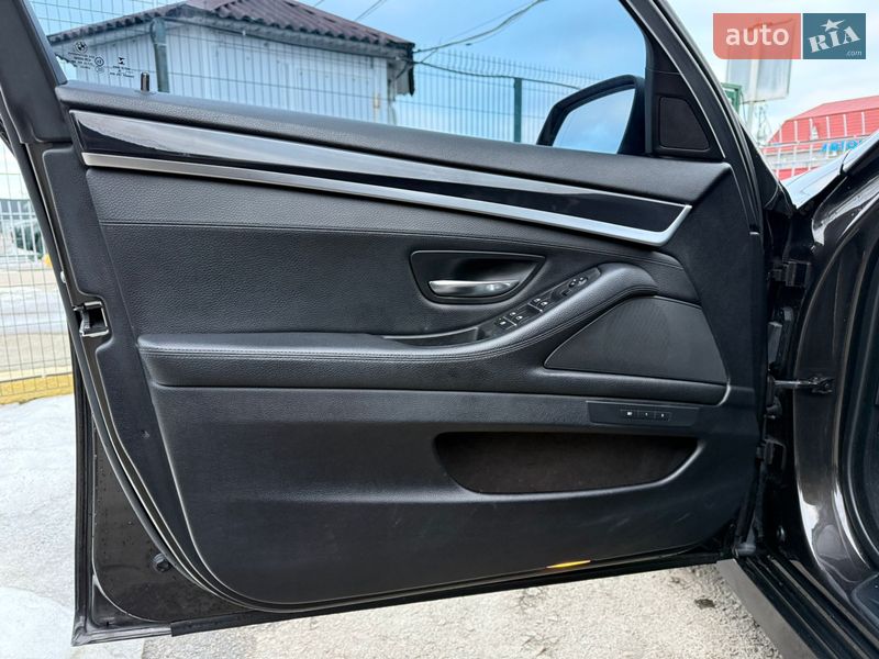 Седан BMW 5 Series 2016 в Киеве