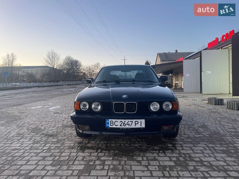 Седан BMW 5 Series 1993 в Тульчине