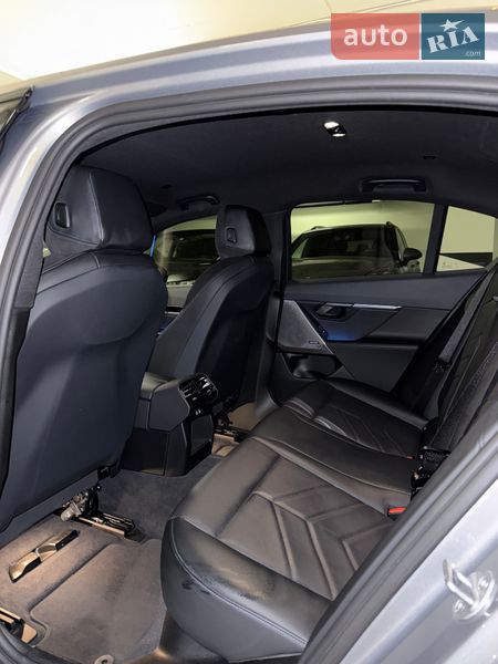 Седан BMW 5 Series 2023 в Киеве