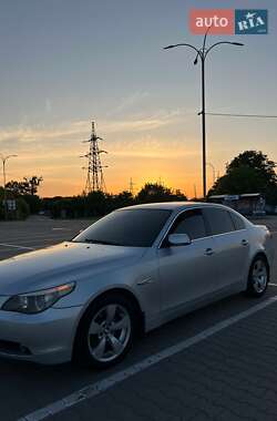 Седан BMW 5 Series 2004 в Черновцах