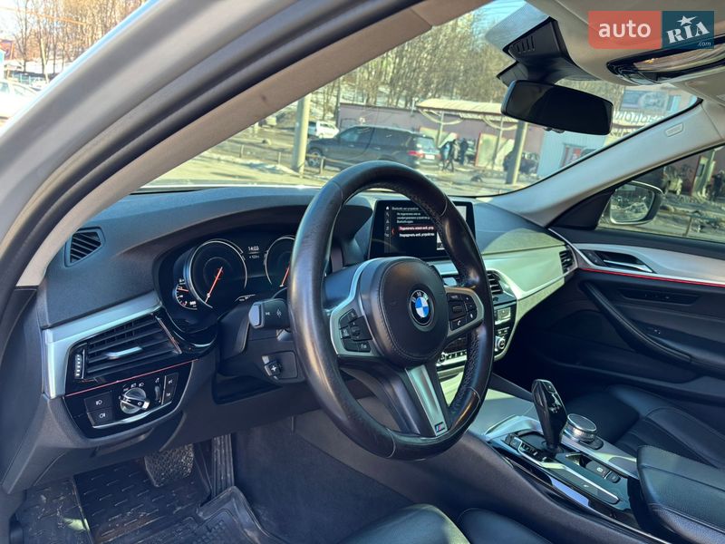 Седан BMW 5 Series 2017 в Хмельницком