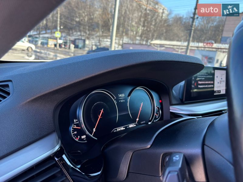 Седан BMW 5 Series 2017 в Хмельницком