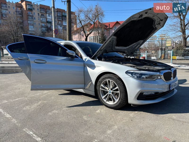Седан BMW 5 Series 2017 в Хмельницком