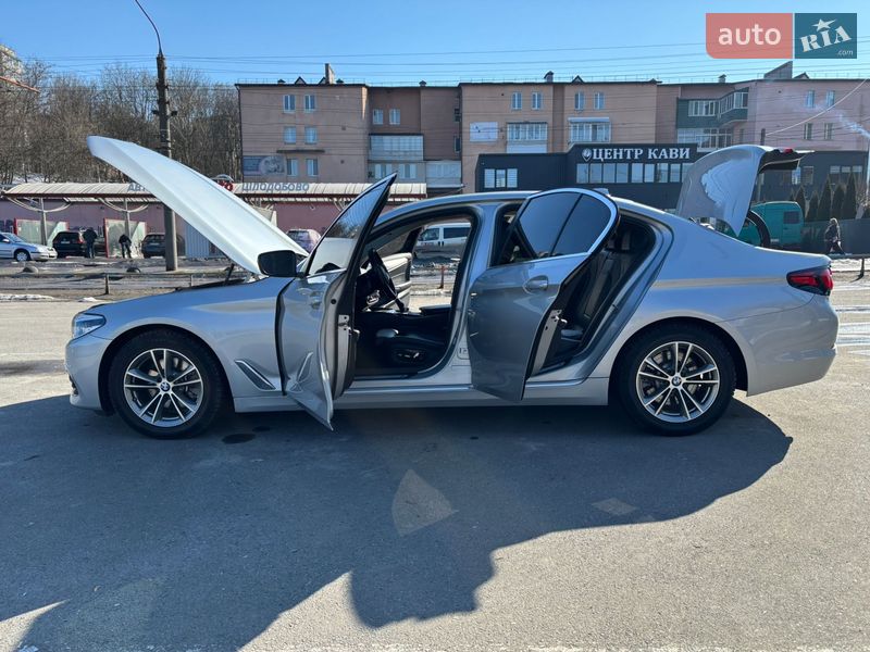 Седан BMW 5 Series 2017 в Хмельницком
