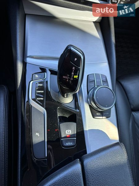 Седан BMW 5 Series 2017 в Хмельницком