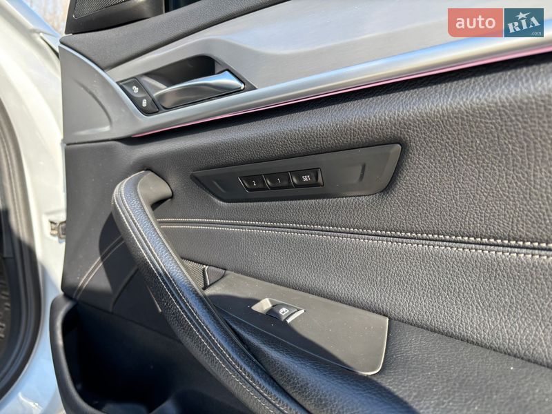 Седан BMW 5 Series 2017 в Хмельницком