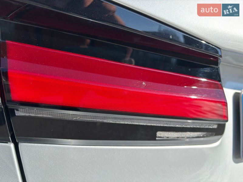 Седан BMW 5 Series 2017 в Хмельницком