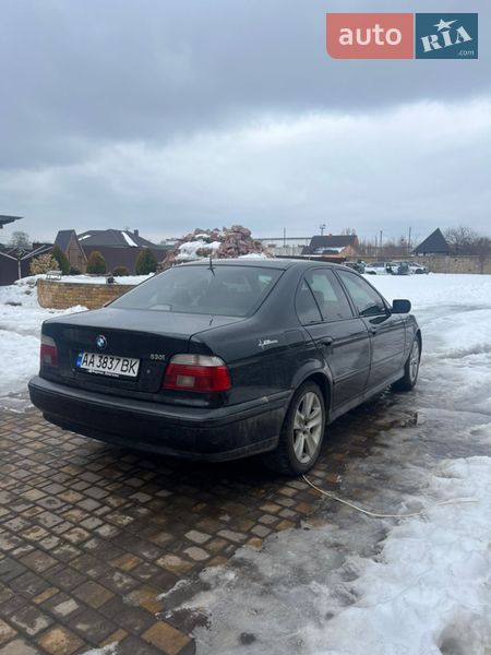 Седан BMW 5 Series 2002 в Вараше