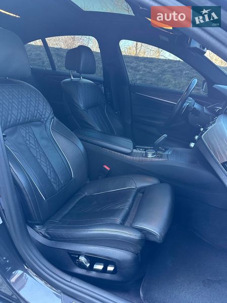 Седан BMW 5 Series 2018 в Львове