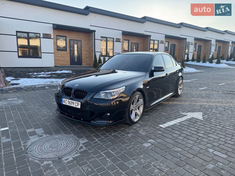 Седан BMW 5 Series 2005 в Вараше