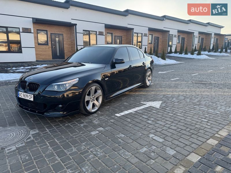 Седан BMW 5 Series 2005 в Вараше
