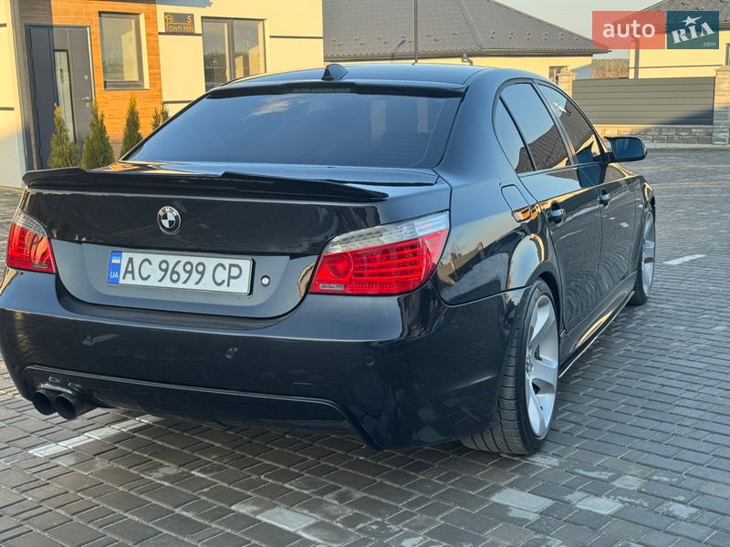 Седан BMW 5 Series 2005 в Вараше