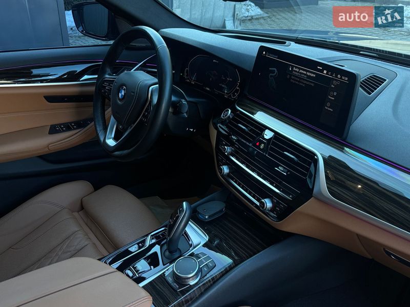Седан BMW 5 Series 2022 в Черновцах