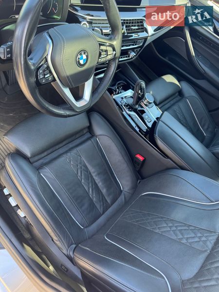 Седан BMW 5 Series 2018 в Львове