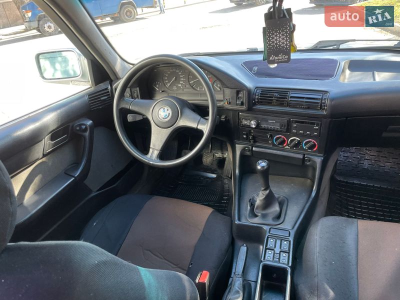 Седан BMW 5 Series 1990 в Одессе