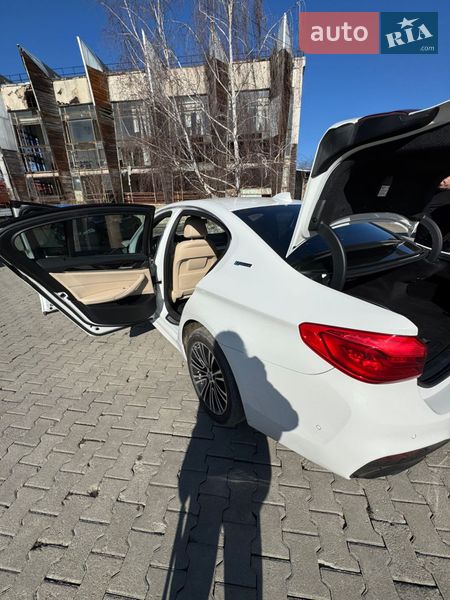 Седан BMW 5 Series 2018 в Черновцах