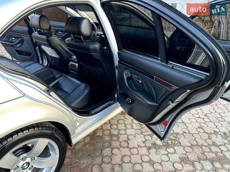 Седан BMW 5 Series 2002 в Черновцах