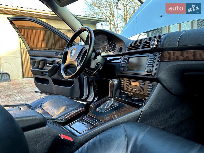 Седан BMW 5 Series 2002 в Черновцах