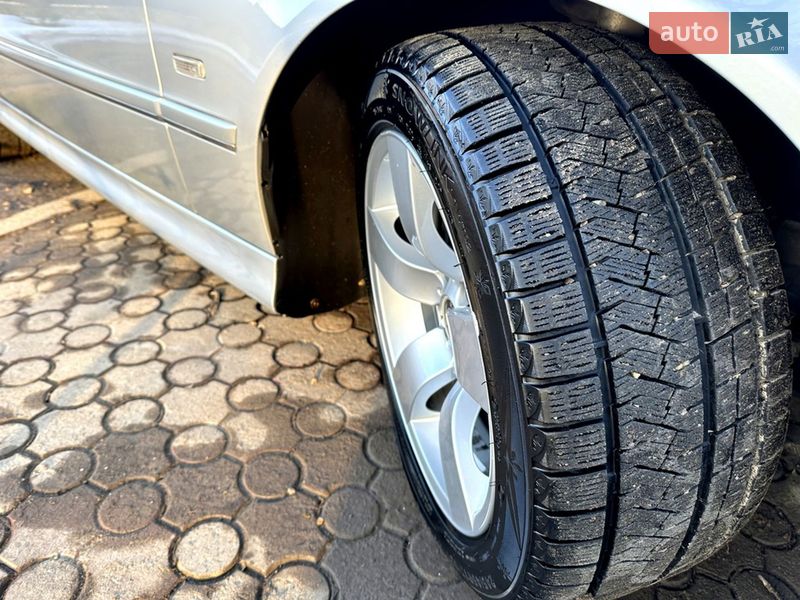 Седан BMW 5 Series 2002 в Черновцах