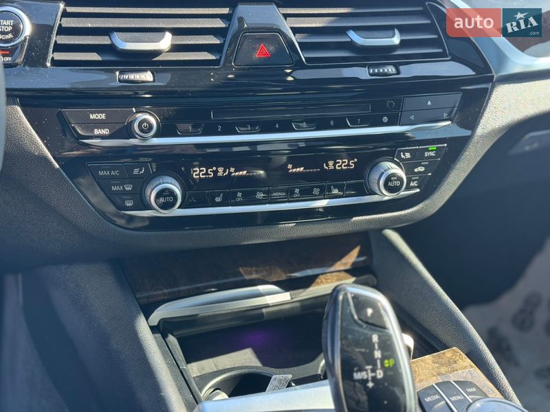 Седан BMW 5 Series 2017 в Ровно