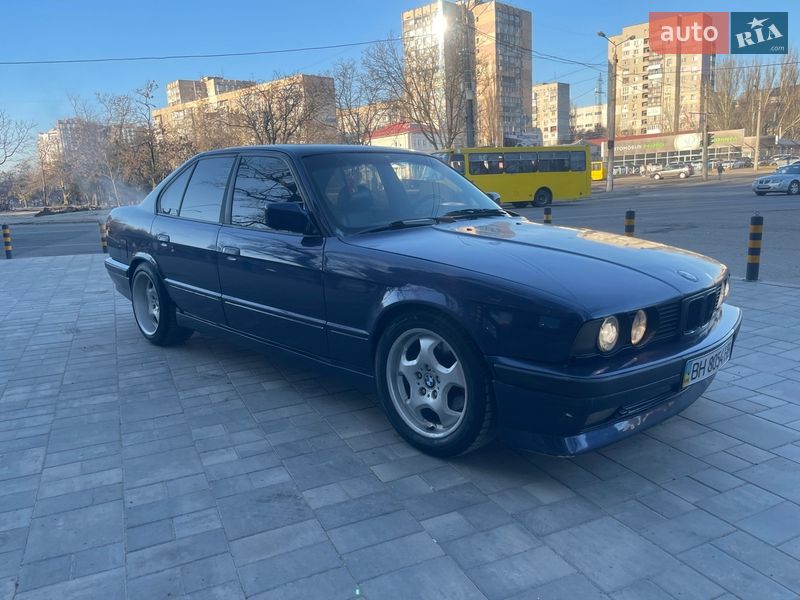 Седан BMW 5 Series 1992 в Одессе