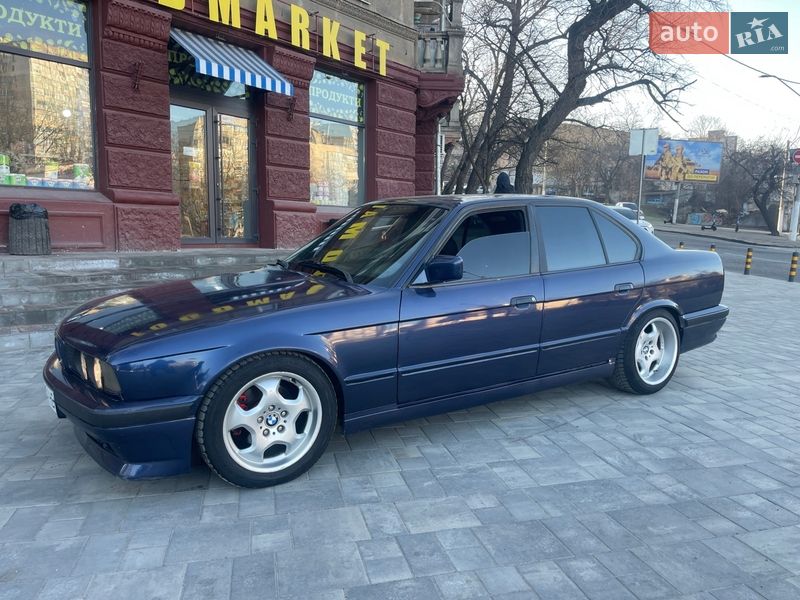 Седан BMW 5 Series 1992 в Одессе