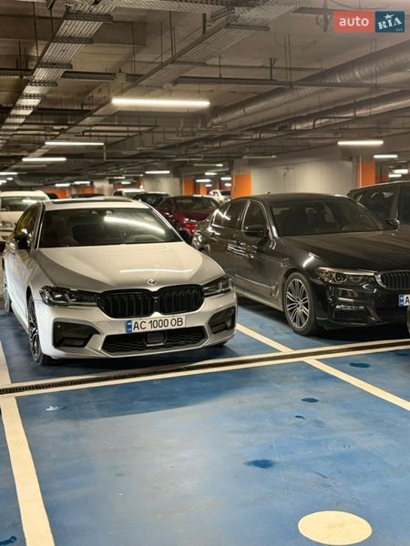 Седан BMW 5 Series 2018 в Нововолынске