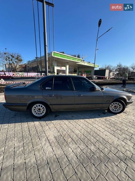Седан BMW 5 Series 1988 в Івано-Франківську