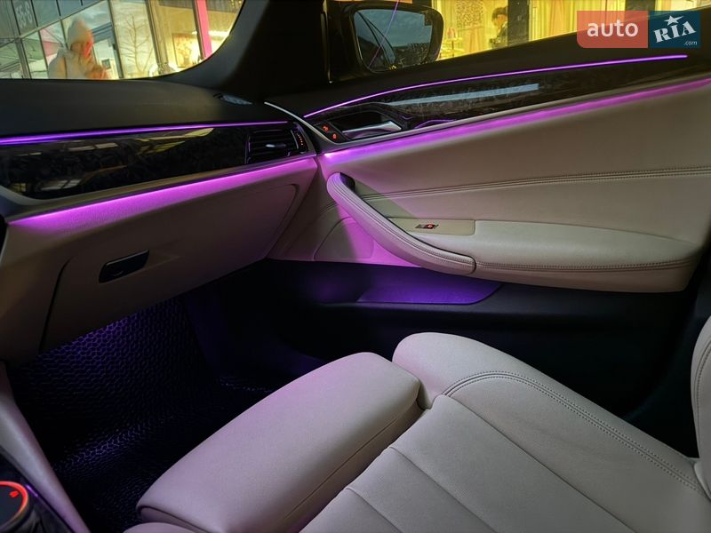 Седан BMW 5 Series 2017 в Львове