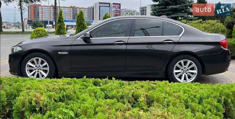Седан BMW 5 Series 2015 в Львове
