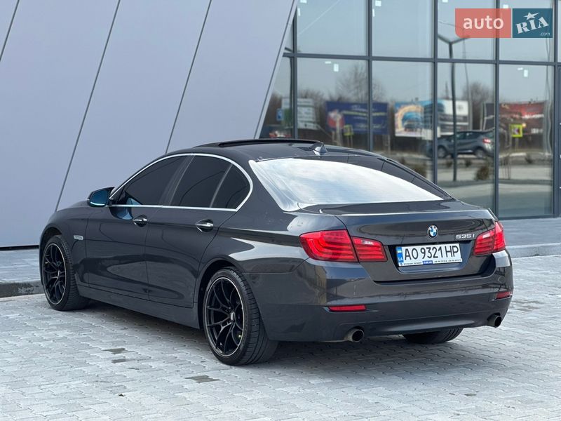 Седан BMW 5 Series 2013 в Ужгороде