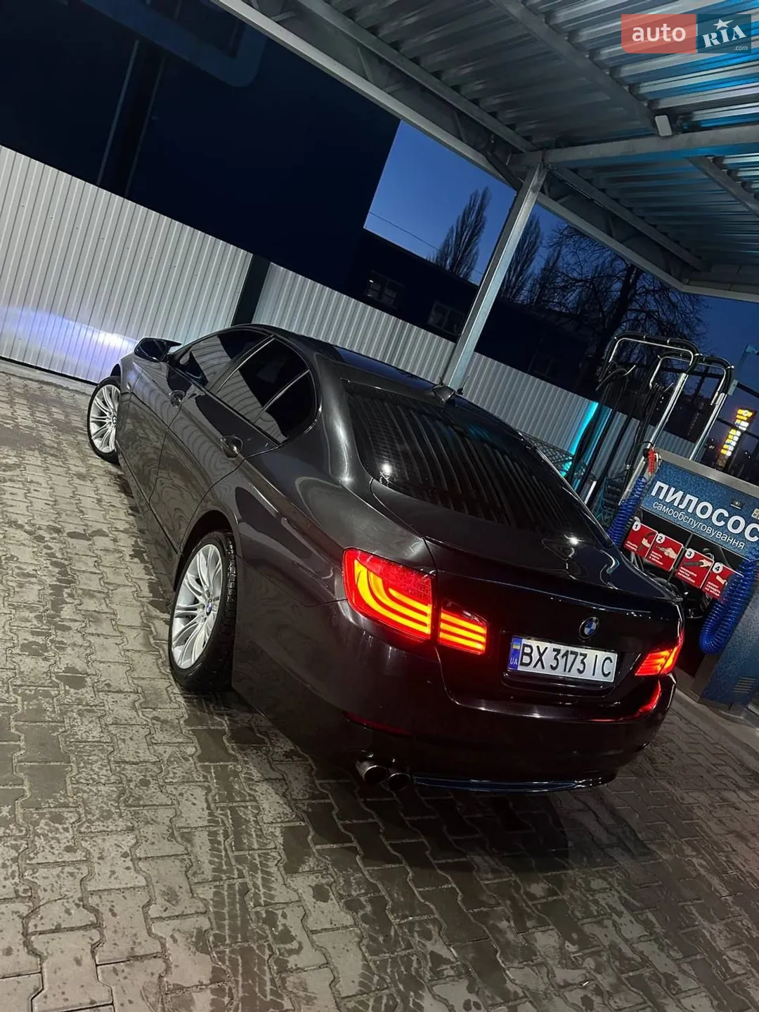 2010 BMW 5er - мініатюра 2